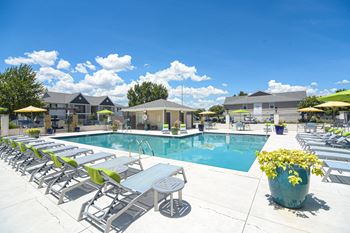Community pool at Reserve of Bossier City Apartment Homes in Bossier City, LA